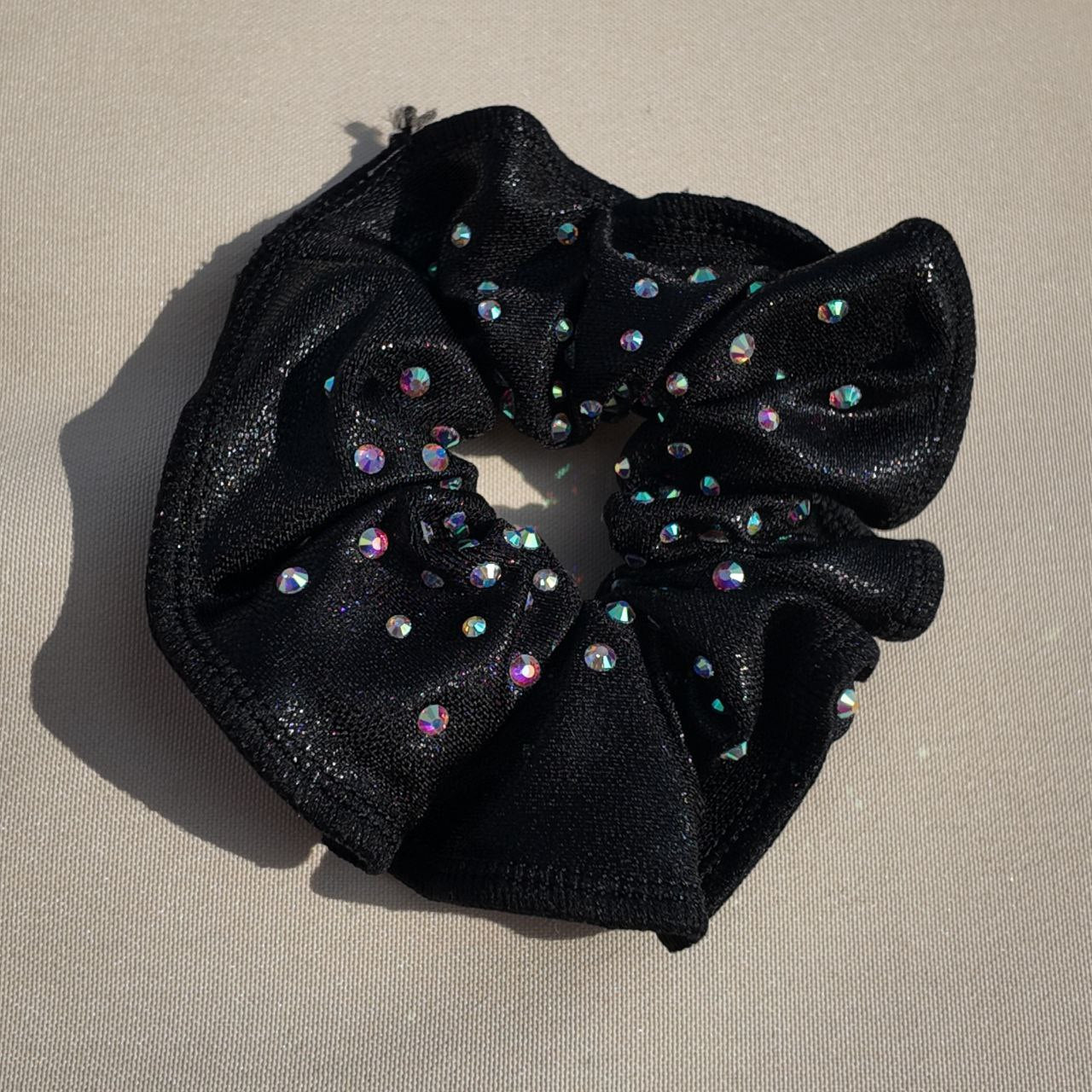 Chouchous métallisés avec strass assortis aux justaucorps – Accessoires de gymnastique éclatants