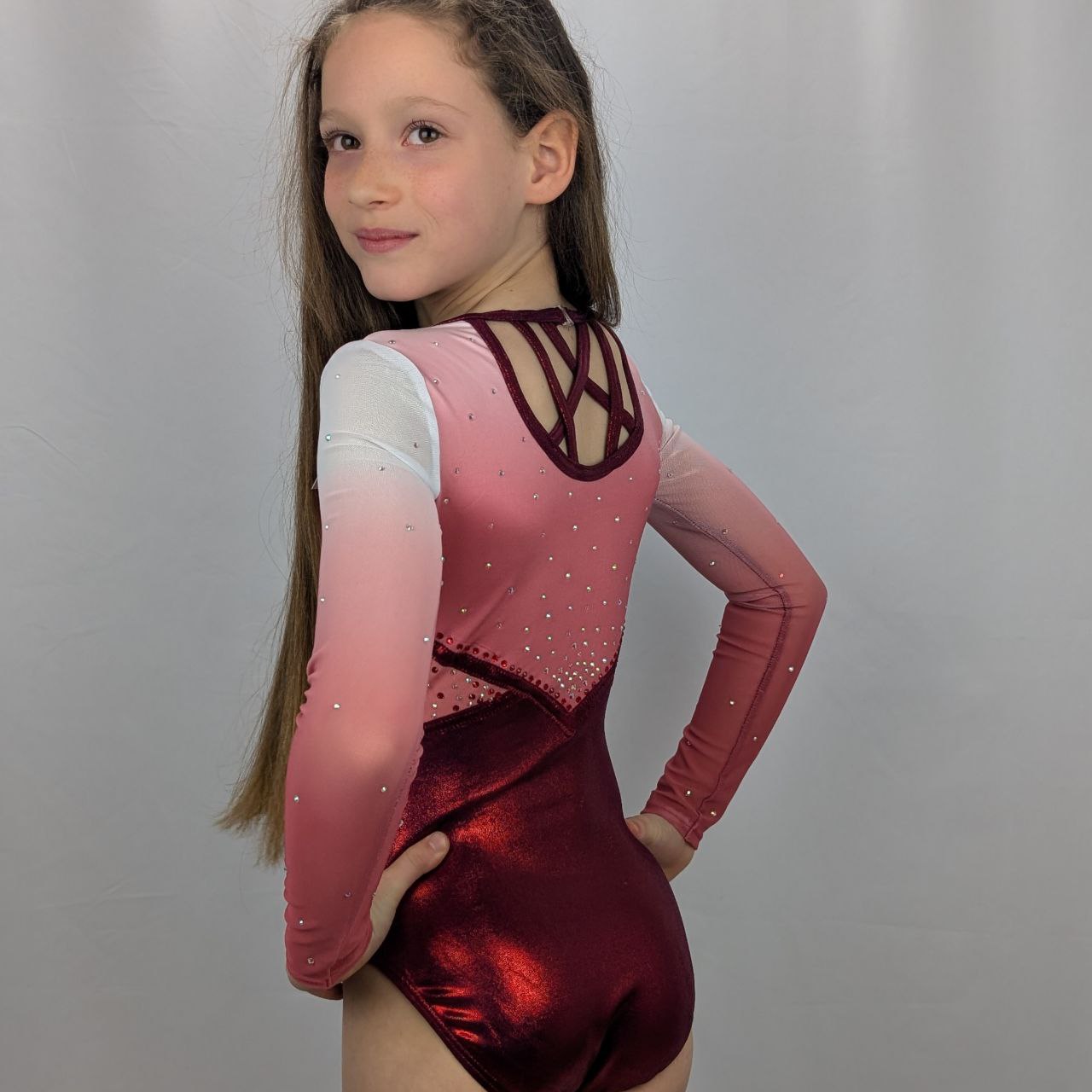 justaucorps de gym dos ouvert rubis manches longues dazzle strass dos croisé compéttion