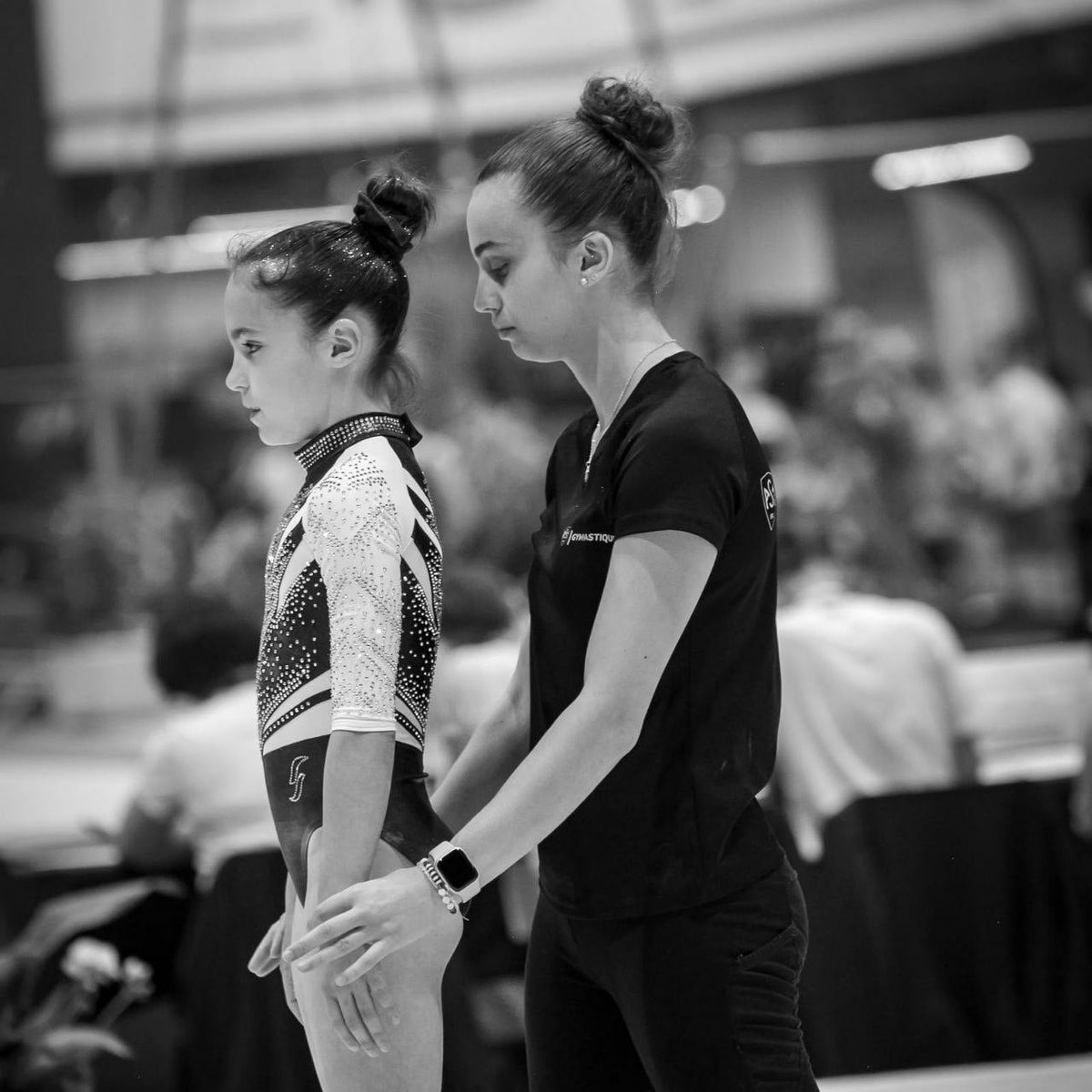 Coach de gymnastique : l'histoire silencieuse derrière chaque médaille
