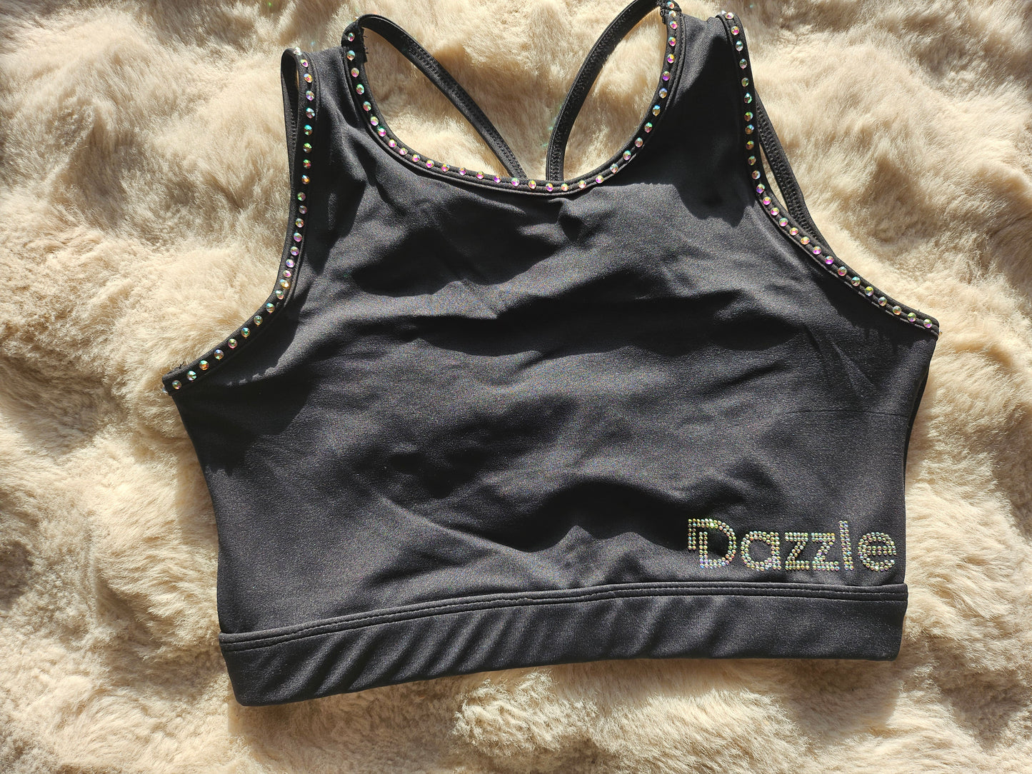 Soutien-gorge de sport noir avec strass et dos original – parfait pour les jeunes gymnastes