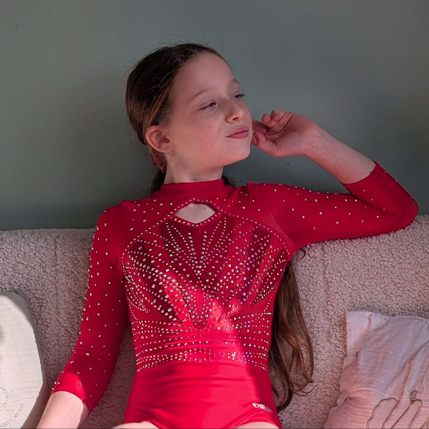 Justaucorps de gym fille "passion", dazzle compétition et entrainement rouge vif manches longues dos ouvert strass