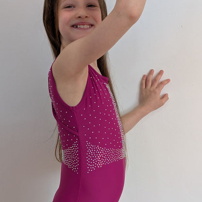 justaucorps de gym fushia manches courtes dos croisédazzle