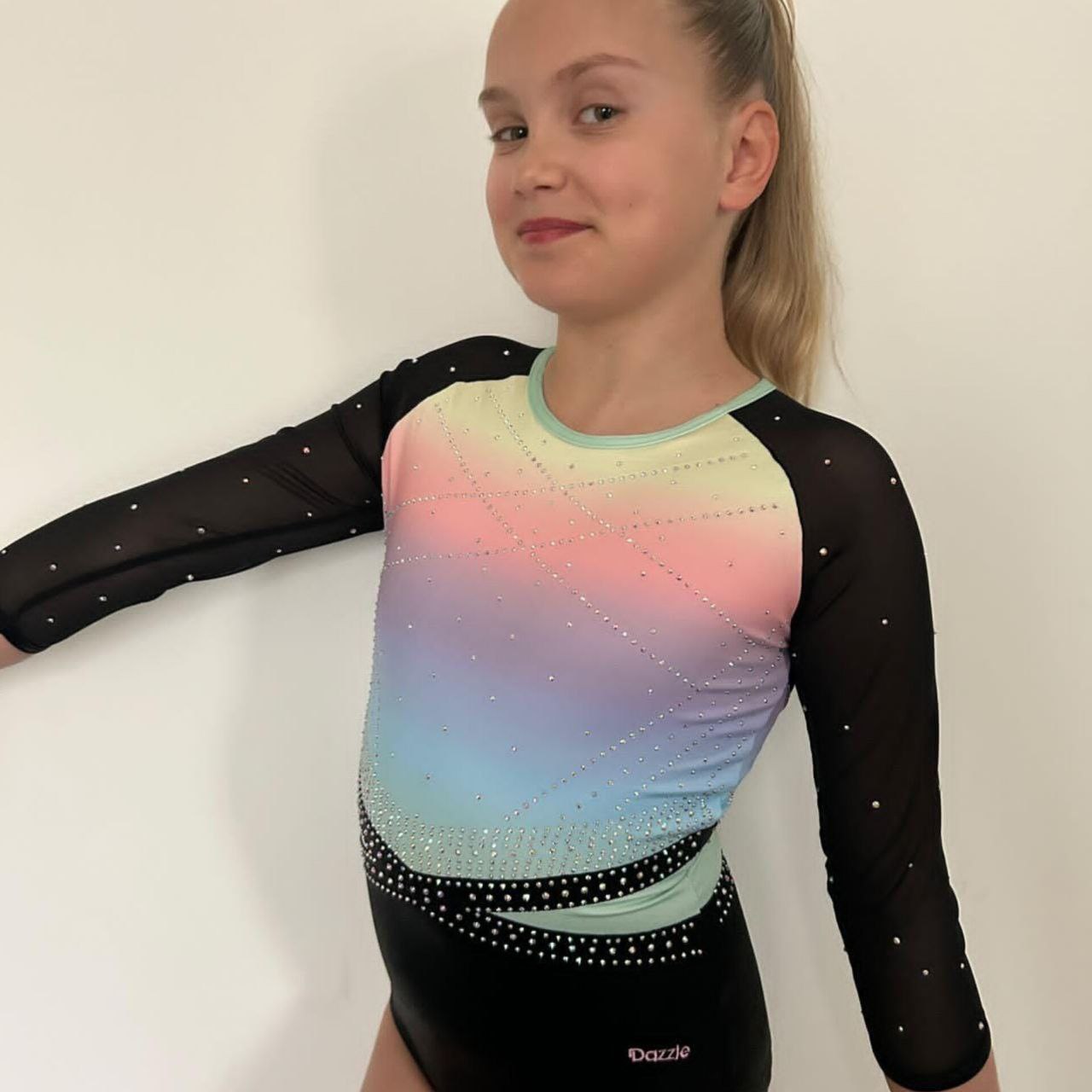 justaucorps de gym noir  manches longues dos croisé compétition strass dazzle